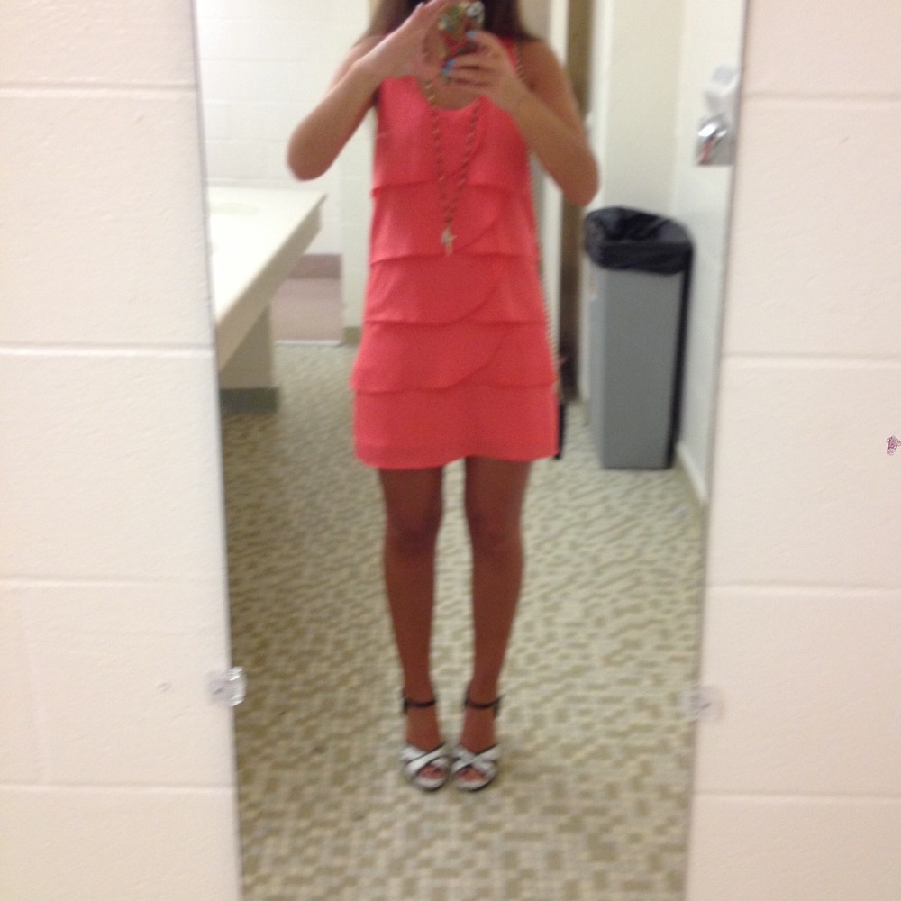 EASTER DRESS PERFECT CONDITION CORAL/SALMON RUFFLE DRESS SZ SM - Picture 7 of 7